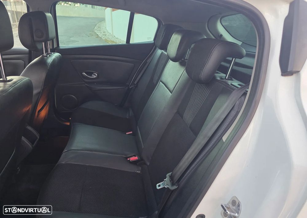 Renault Mégane 1.5 dCi Dynamique S - 5