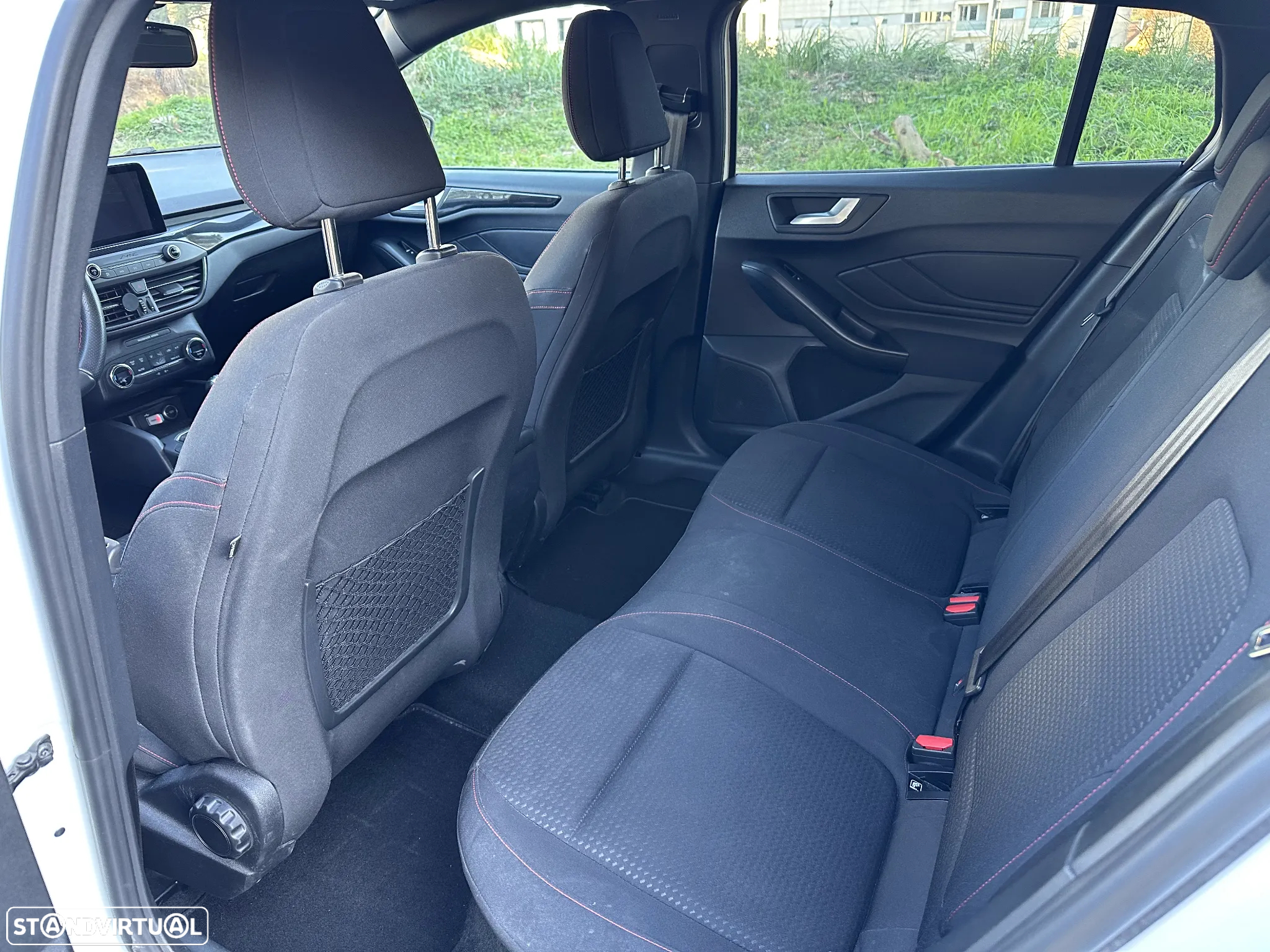 Ford Focus 1.0 EcoBoost ST-Line - 43