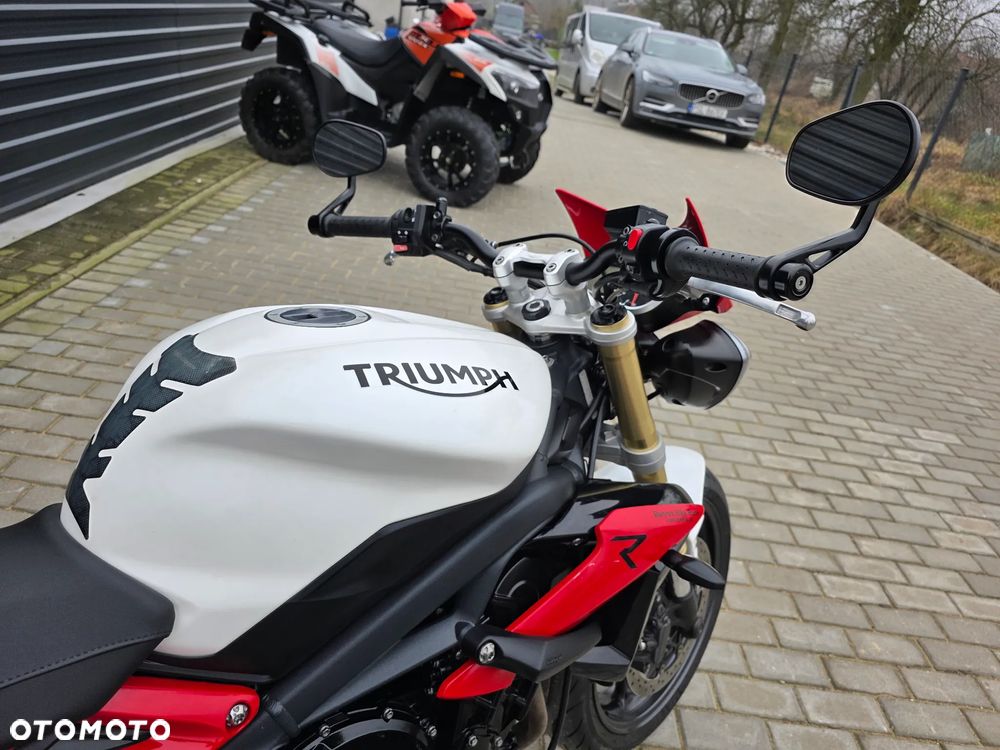 Triumph Street Triple - 10