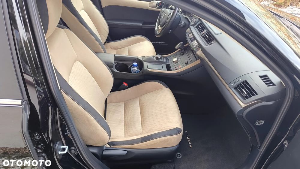 Lexus CT 200h Business Edition - 8