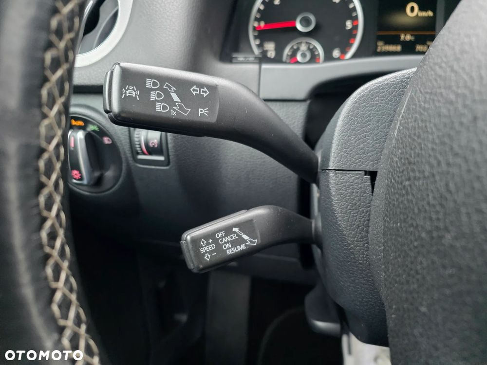 Volkswagen Tiguan 2.0 TDI DPF 4Motion BlueMotion Technology DSG Lounge Sport & Style - 32