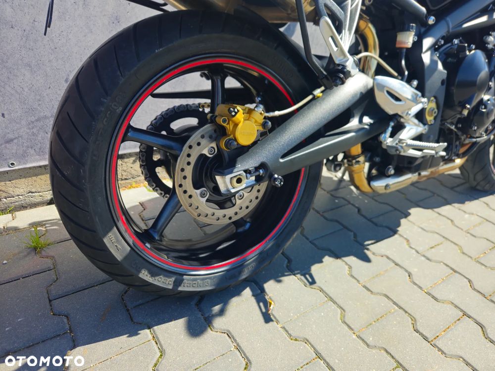 Triumph Street Triple - 23