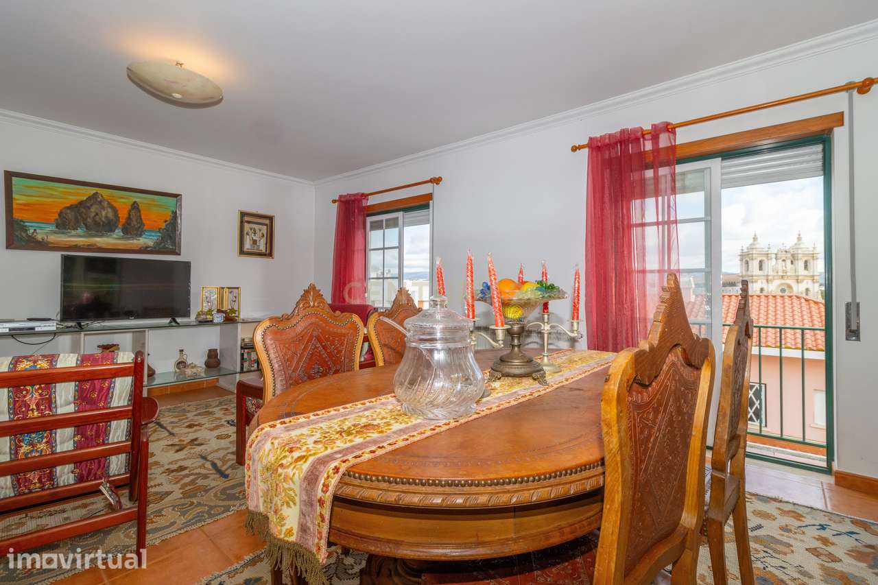 Duplex em Alcobaça com Vista para a Cidade - Grande imagem: 2/18