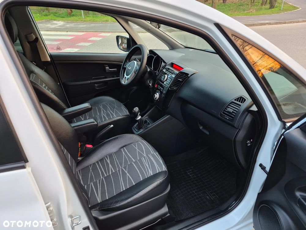 Kia Venga 1.4 CRDi 90 Dream-Team Edition - 4