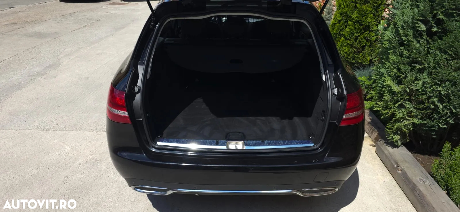 Mercedes-Benz C 220 d 4Matic T 9G-TRONIC AMG Line - 24