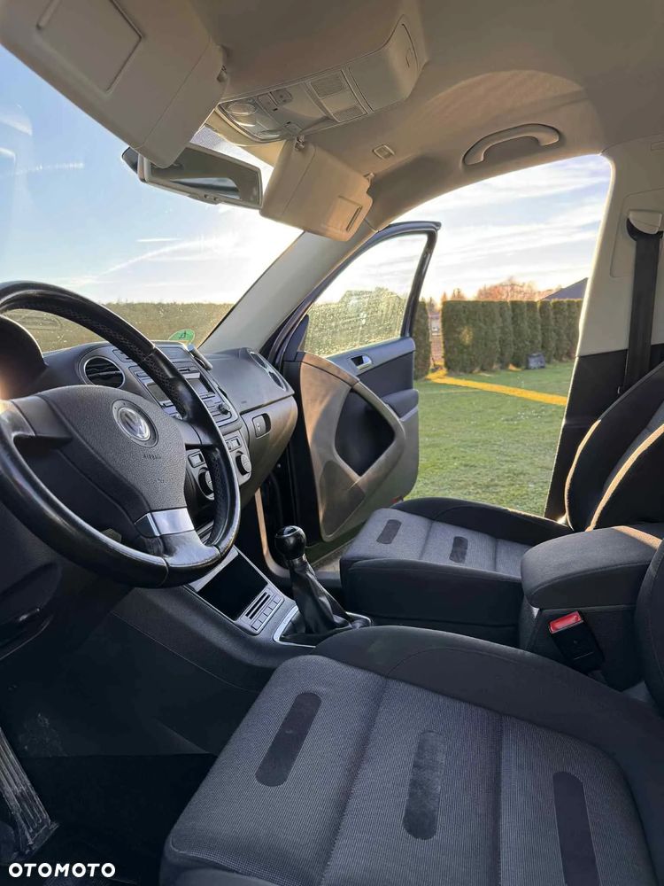 Volkswagen Tiguan - 12