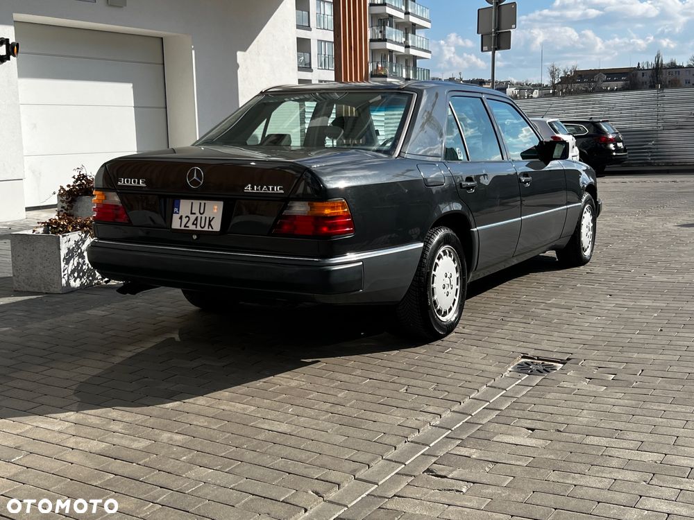 Mercedes-Benz W124 (1984-1993) - 10