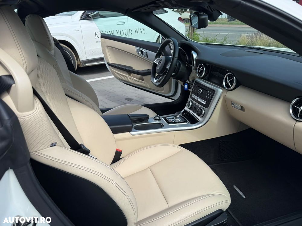 Mercedes-Benz SLC - 13