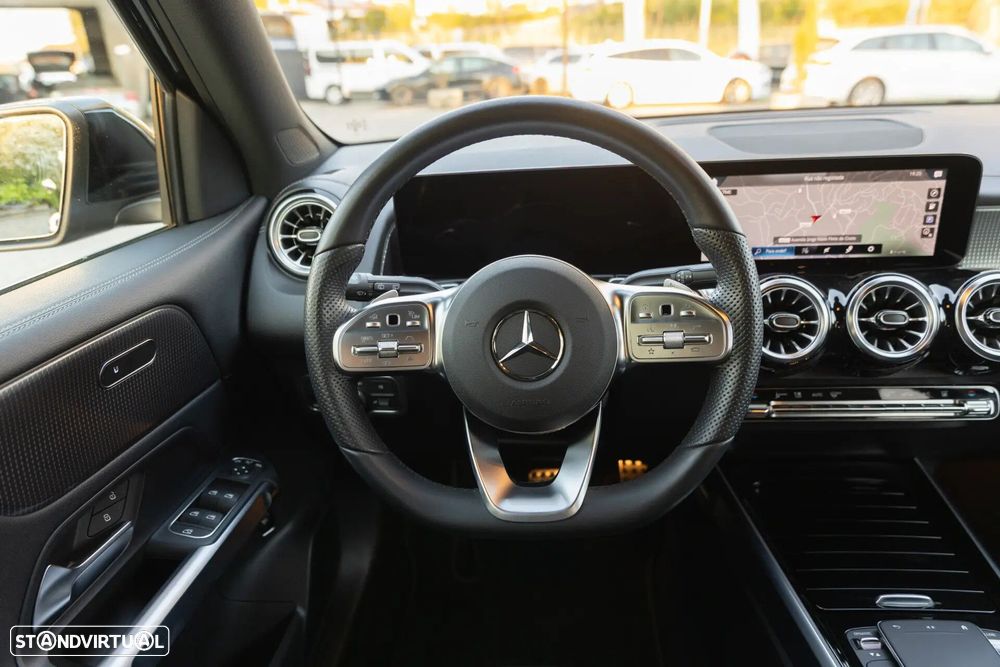 Mercedes-Benz EQB 300 4Matic AMG Line - 23