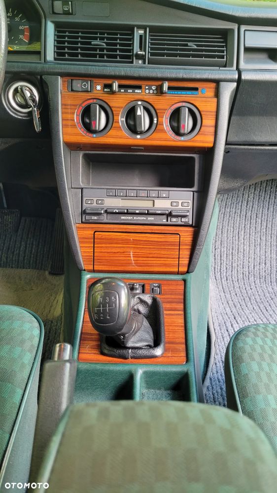 Mercedes-Benz W201 (190) - 15