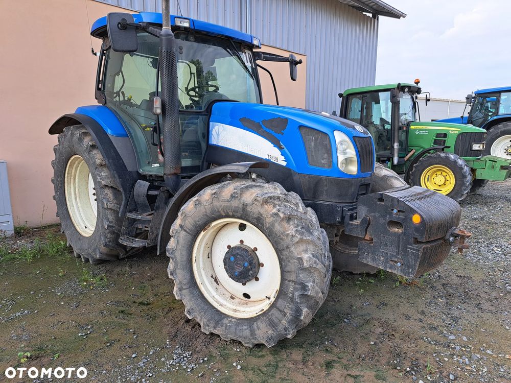 New Holland TS135A - 1