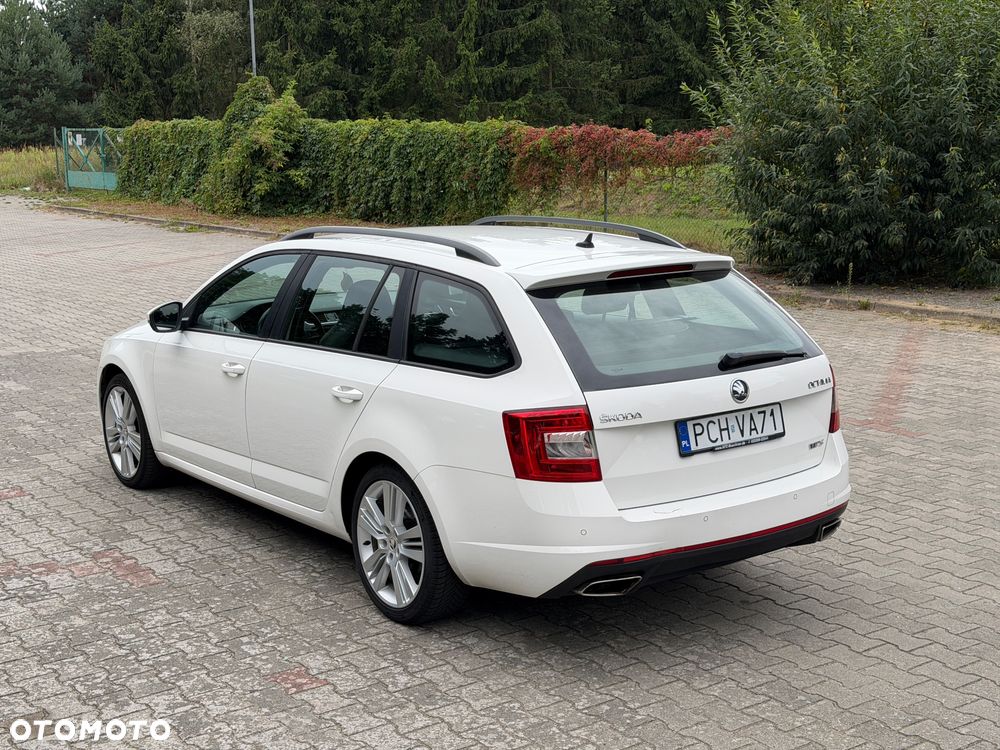 Skoda Octavia 2.0 TDI DSG RS - 3
