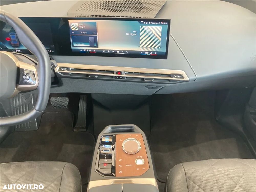 BMW iX xDrive50 - 13