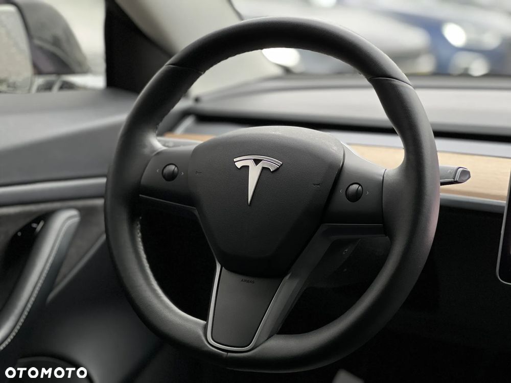 Tesla Model 3 - 17