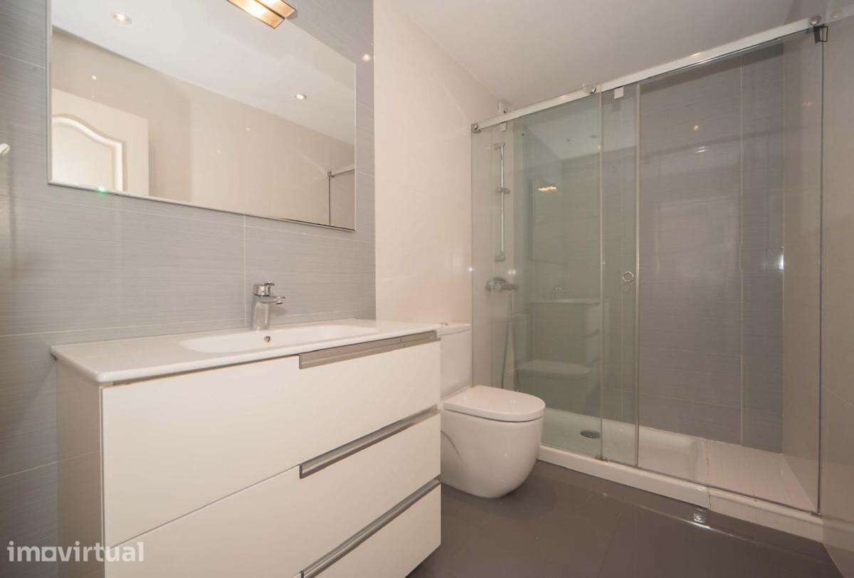 Quarto - localizado em Penha Lisbon - Grande imagem: 4/16