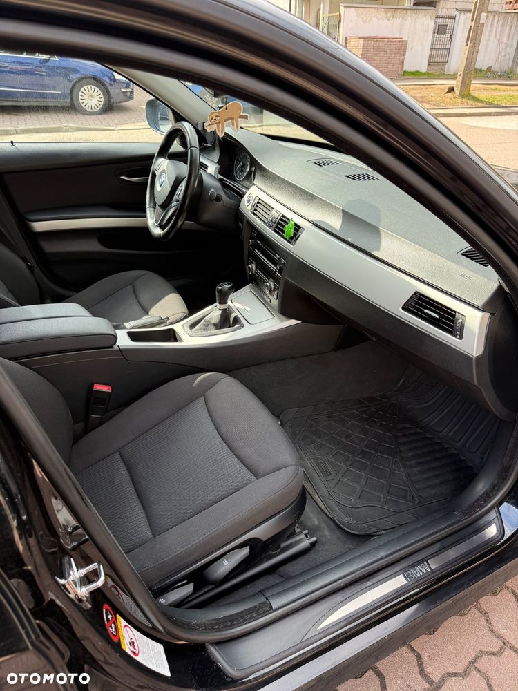BMW Seria 3 318i Edition Exclusive - 8