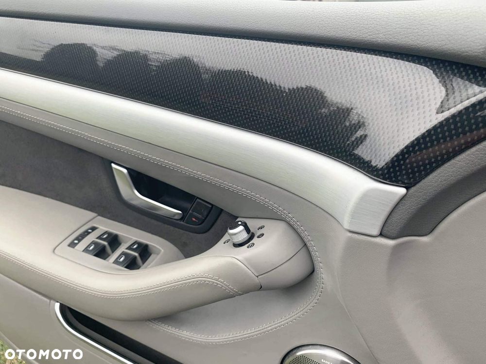 Audi A8 - 23