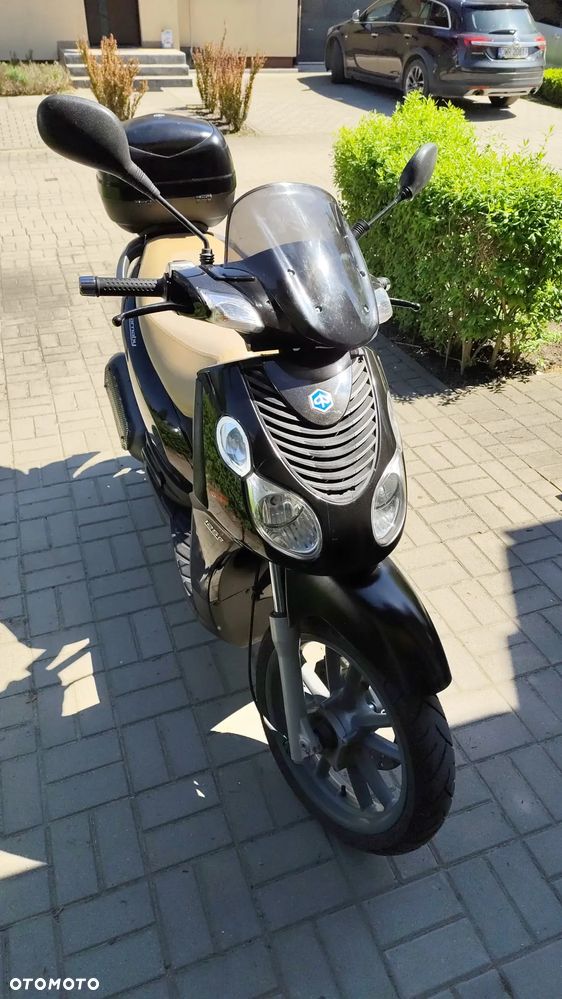 Piaggio Carnaby - 1