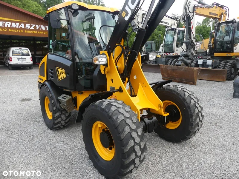 JCB 407 T4 z Niemiec / 2790mtg / BEZ DPF / - 31