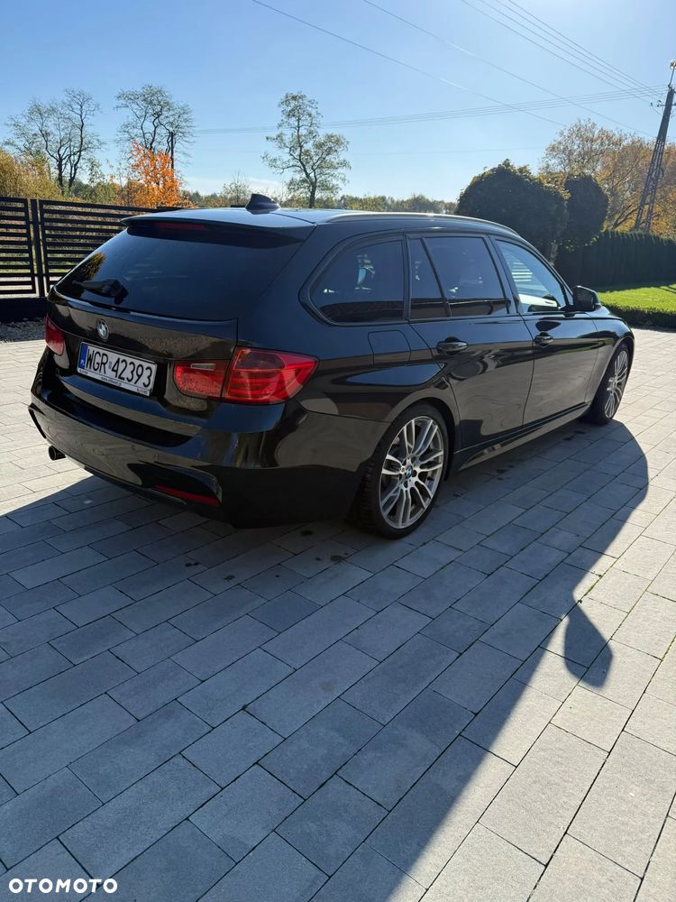 BMW 320D Touring 2012 photo 2