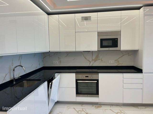 Apartamento, recuperado, para venda, Loulé - Quarteira - Grande imagem: 4/14