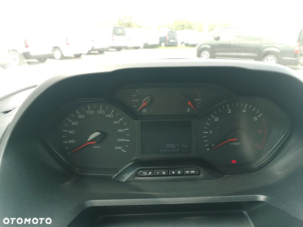 Toyota Proace L2 Partner Berlingo Combo Doblo L2 Izoterma Chłodnia Salon PL półka Inox 3 osoby - 23