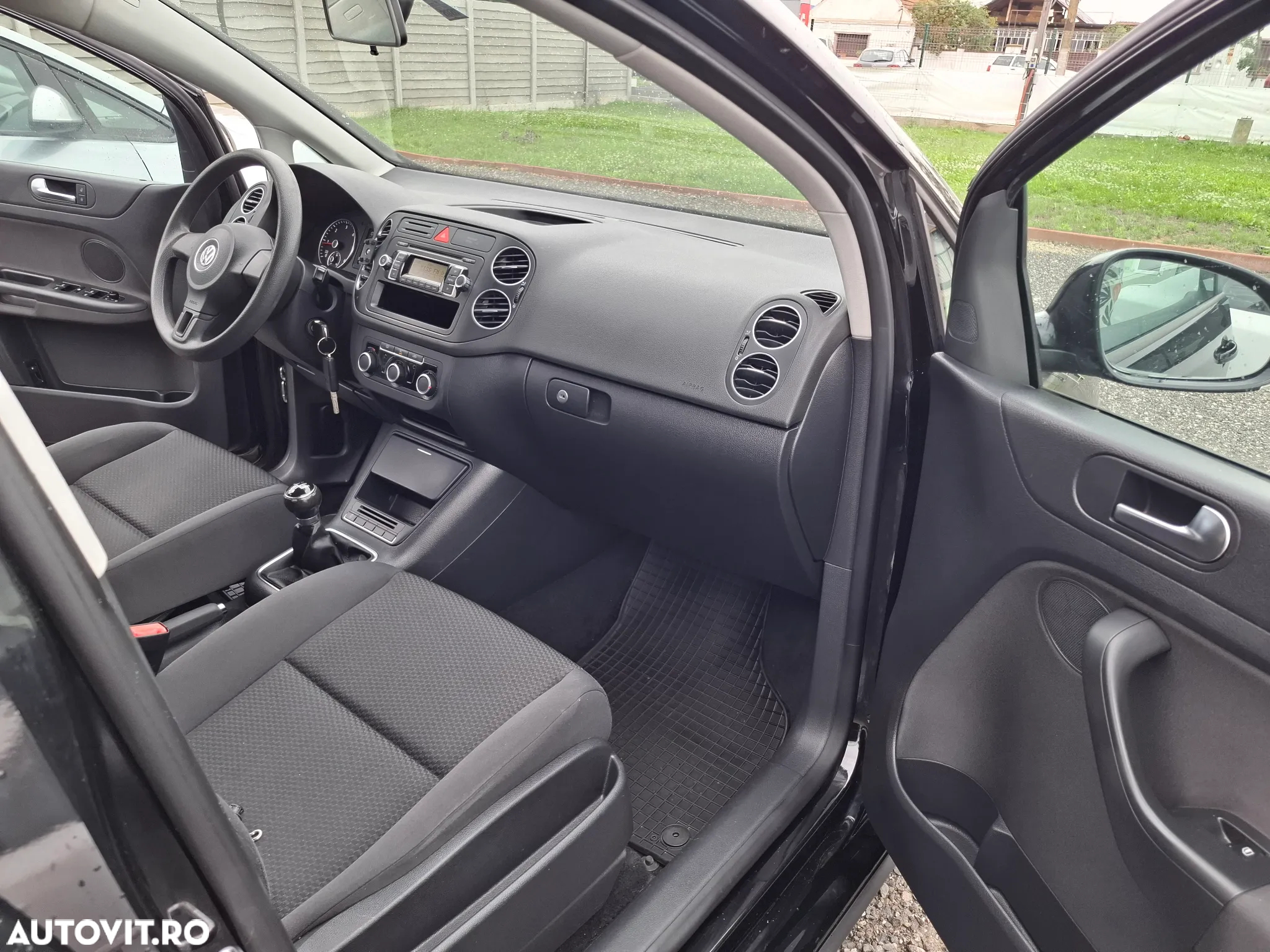 Volkswagen Golf Plus 1.6 TDI DPF Style - 8