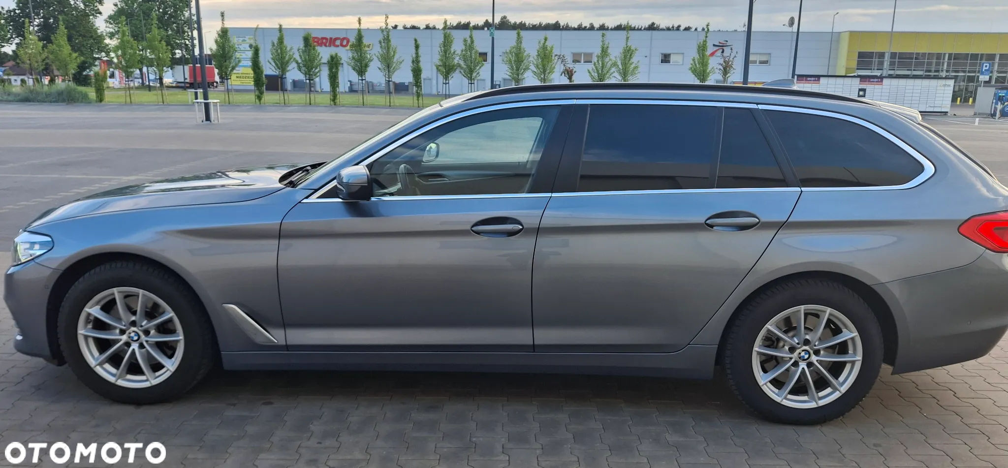BMW Seria 5 518d Sport Line - 30