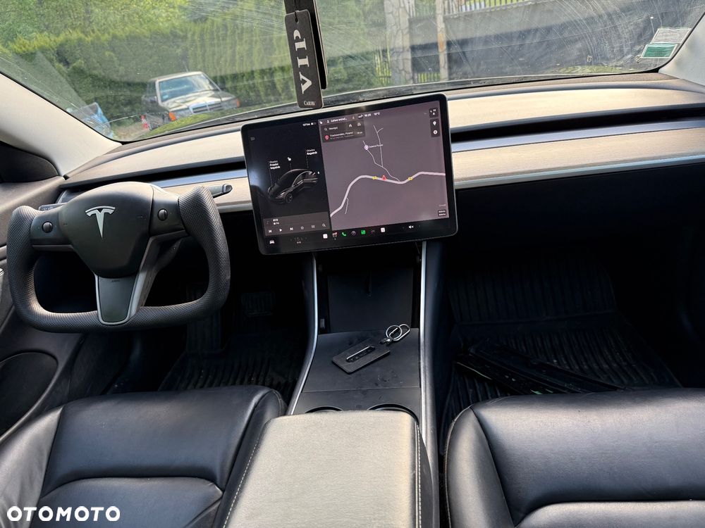 Tesla Model 3 - 16