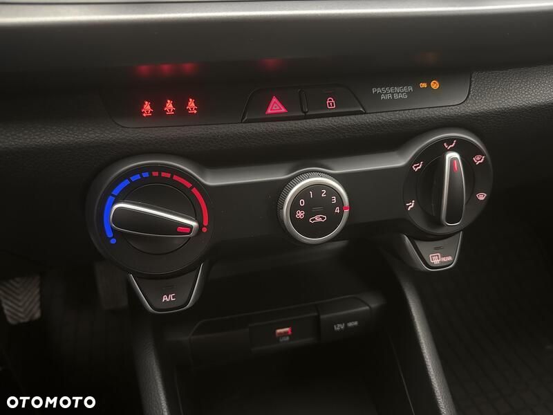 Kia Rio - 16
