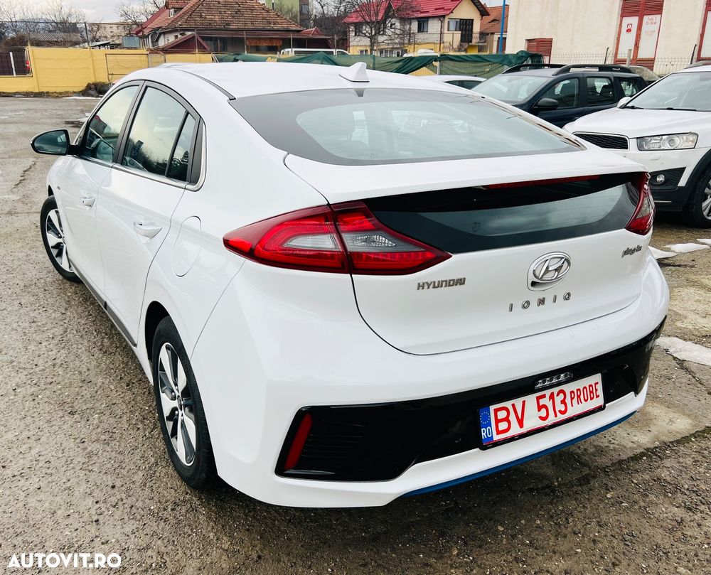 Hyundai IONIQ 1.6 GDI Premium - 4
