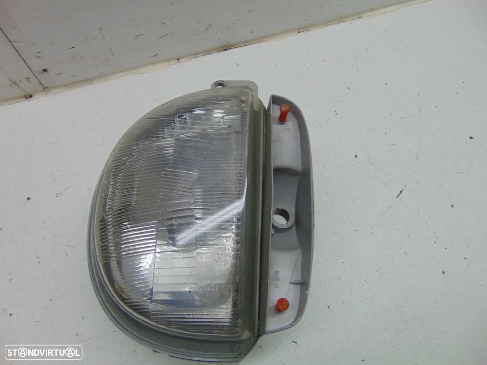 Renault Twingo farol - 4