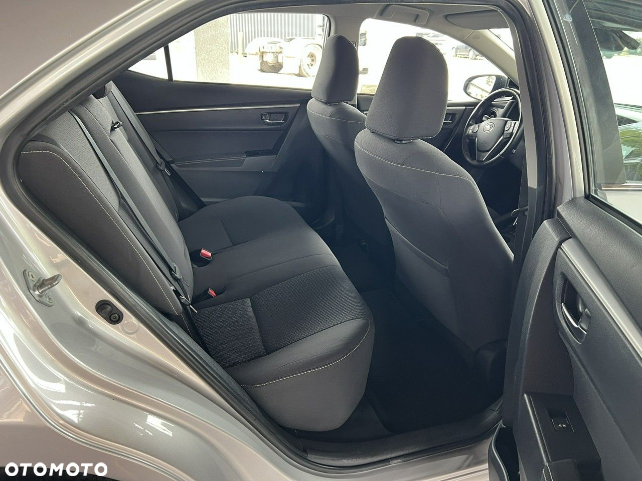 Toyota Corolla 1.6 Comfort MS - 12