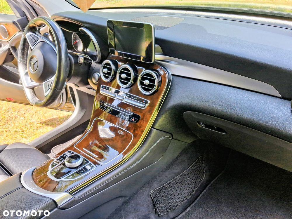 Mercedes-Benz GLC - 24