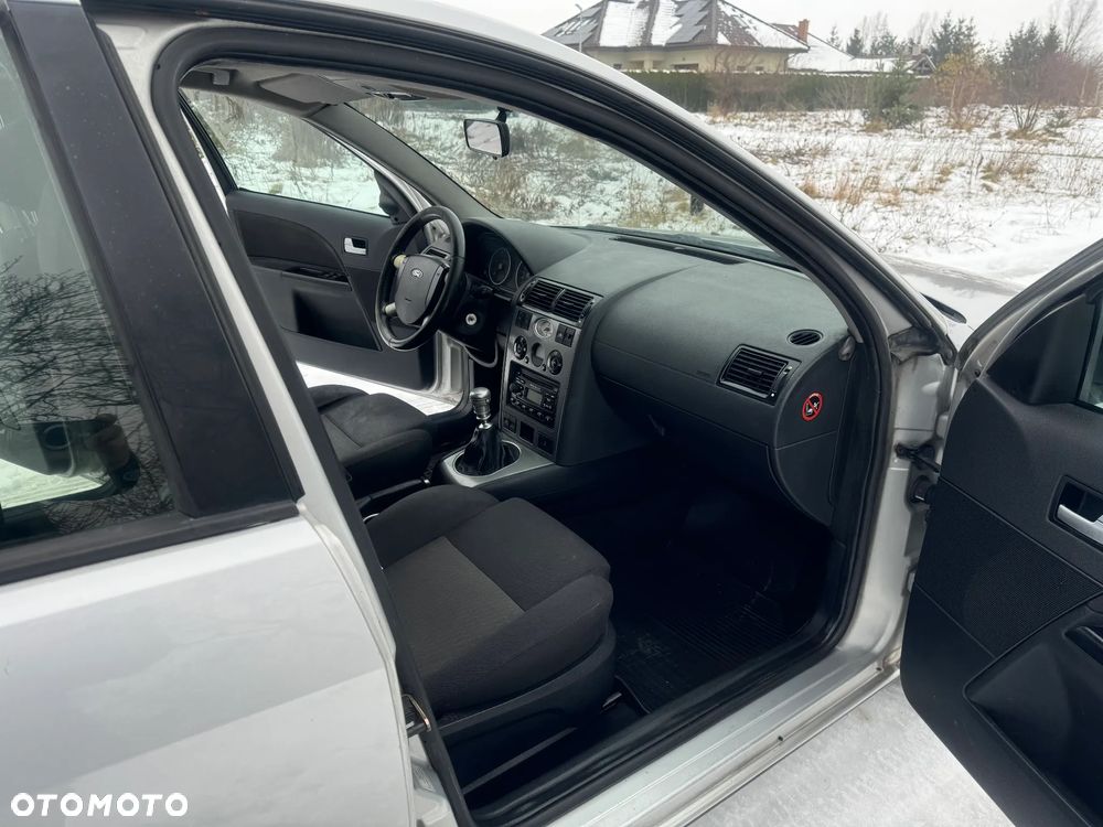 Ford Mondeo 2.0 TDCi Ghia - 9