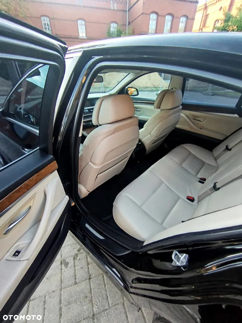 BMW Seria 5 528i Sport-Aut - 17