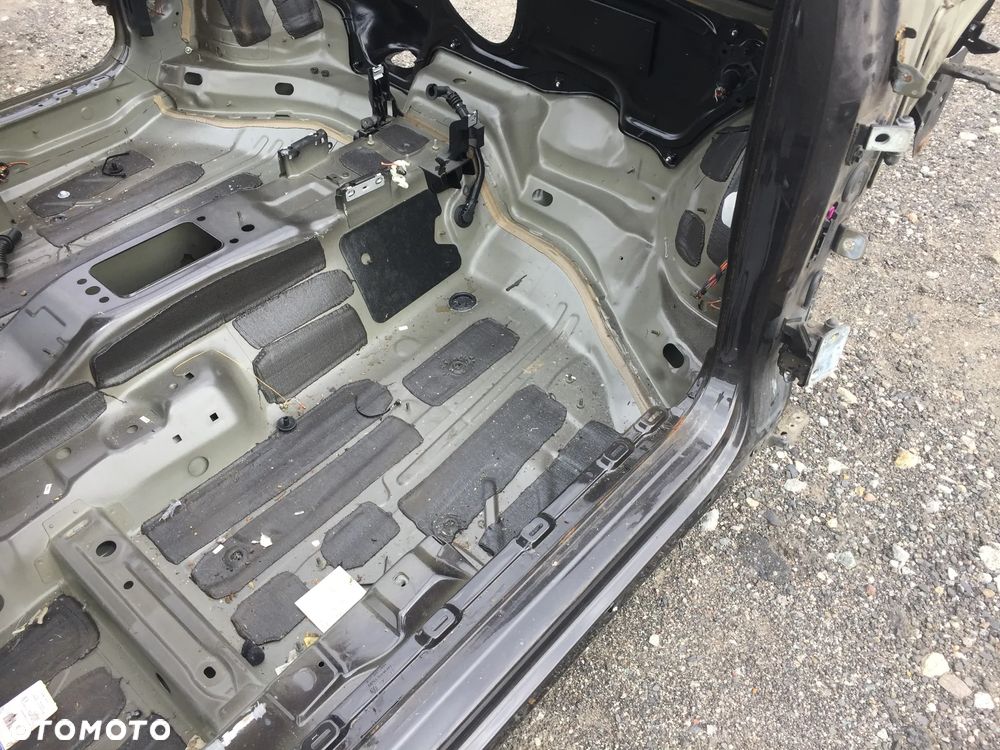 VW PASSAT B7 KOMBI 12R ĆWIARTKA PRAWA PRZÓD - 2