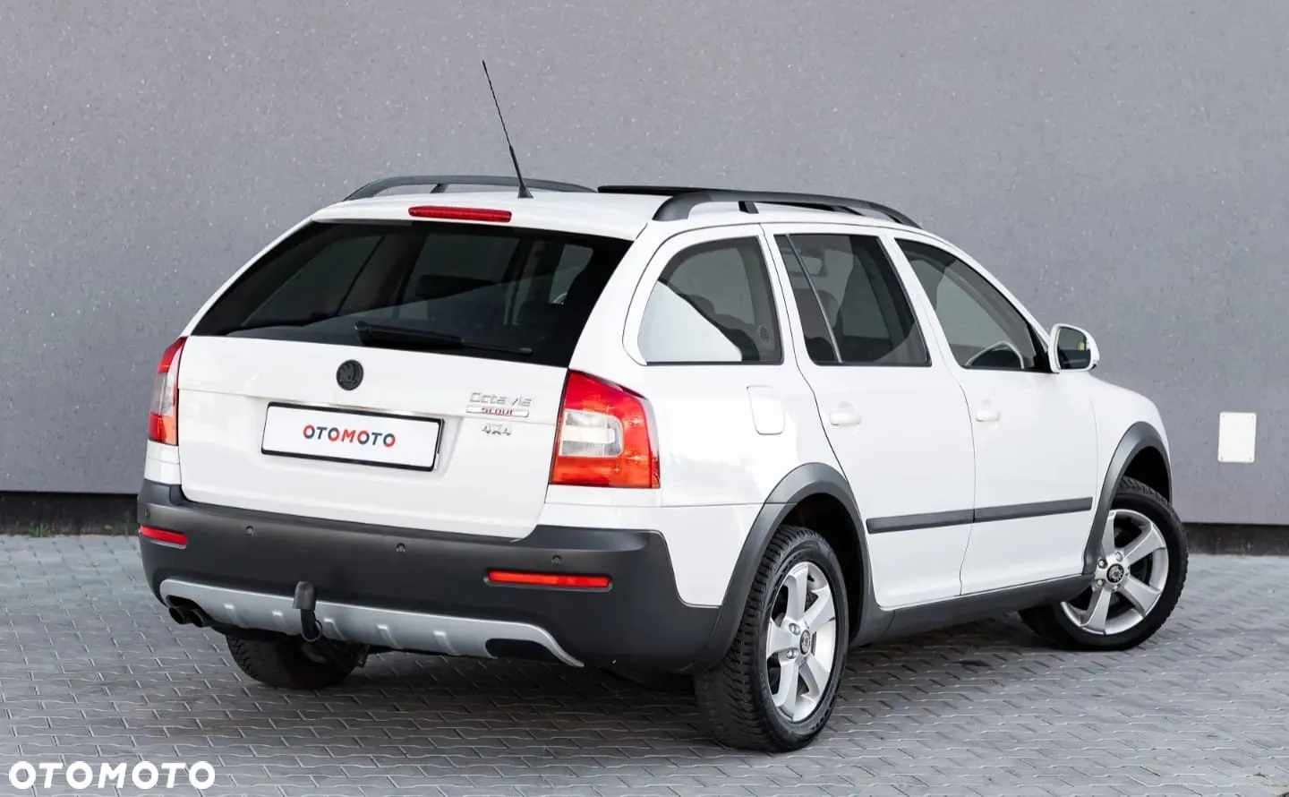 Skoda Octavia Combi 2.0 TDI DPF Scout 4x4 - 3