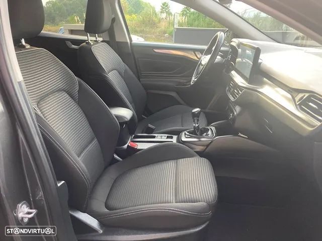 Ford Focus 1.0 EcoBoost Hybrid ACTIVE DESIGN - 37