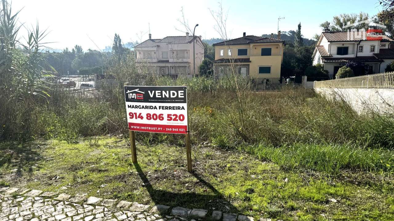 LOTE DE TERRENO PARA CONSTRUÇÃO URBANA DENTRO DA CIDADE DE OUREM - Grande imagem: 3/40