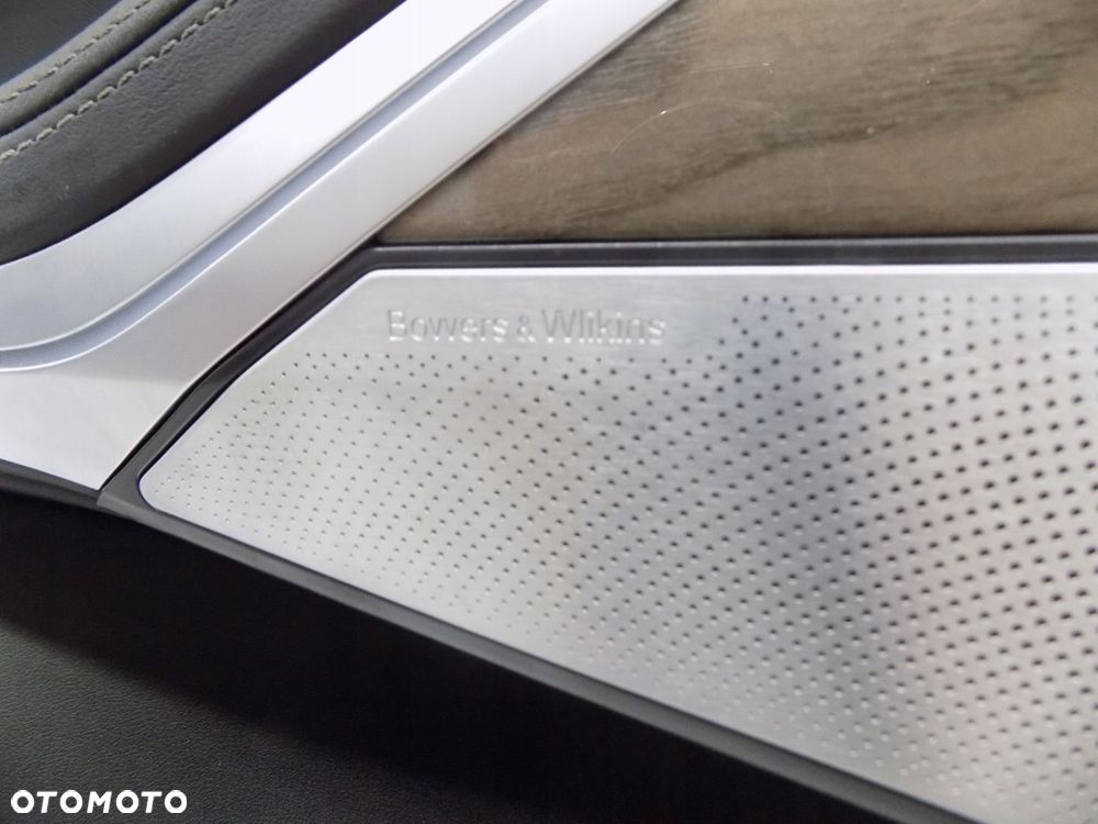 BMW X7 G07 TAPICERKA DRZWI BOCZEK BOWERS WILKINS - 9