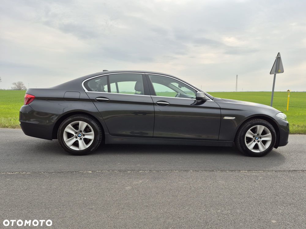 BMW Seria 5 520d xDrive - 6