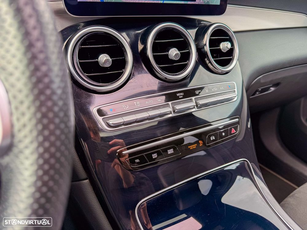 Mercedes-Benz GLC 300 de Coupe 4Matic 9G-TRONIC AMG Line - 21