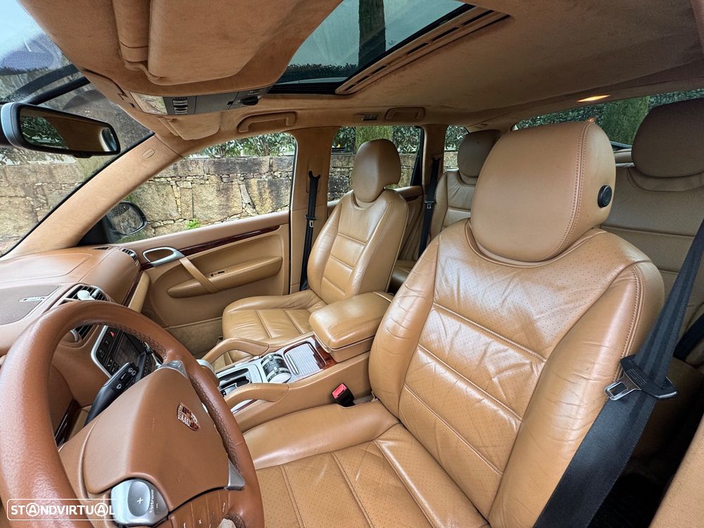 Porsche Cayenne Turbo - 20