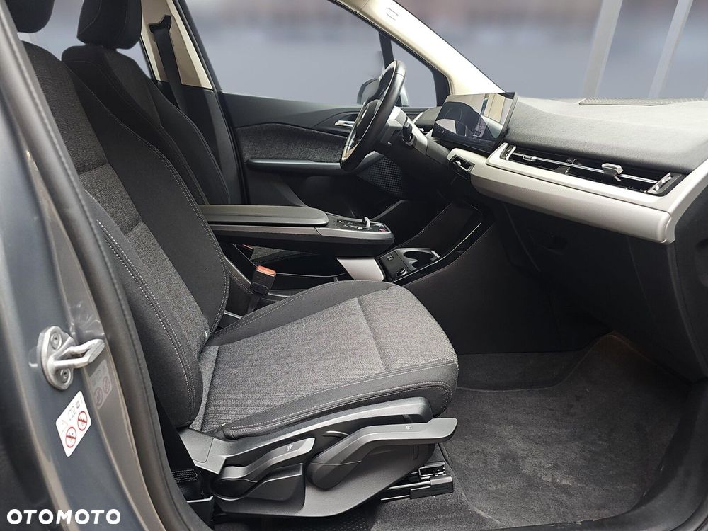 BMW Seria 2 218i - 11