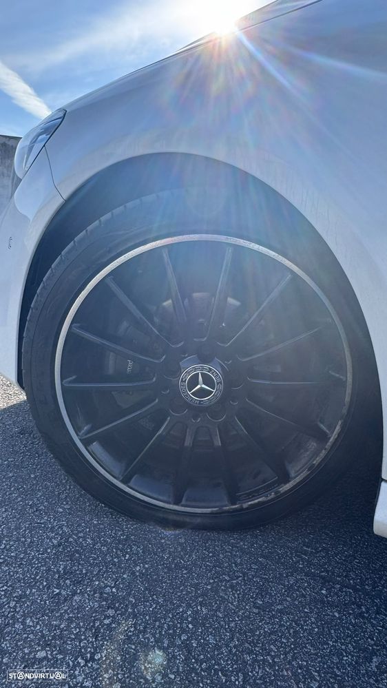 Mercedes-Benz CLA 180 AMG Line - 13
