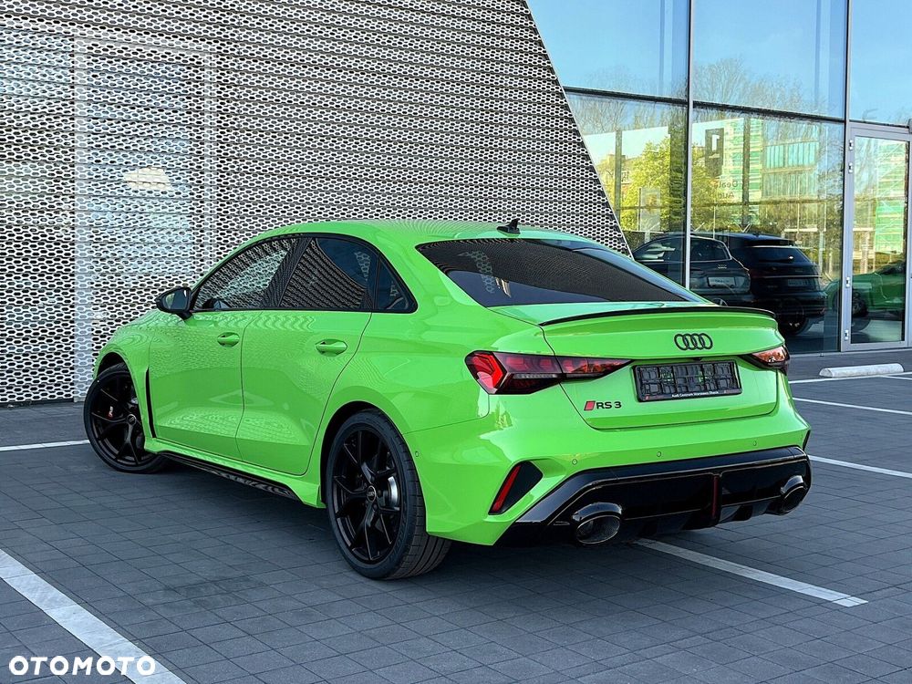 Audi RS3 Limousine - 3
