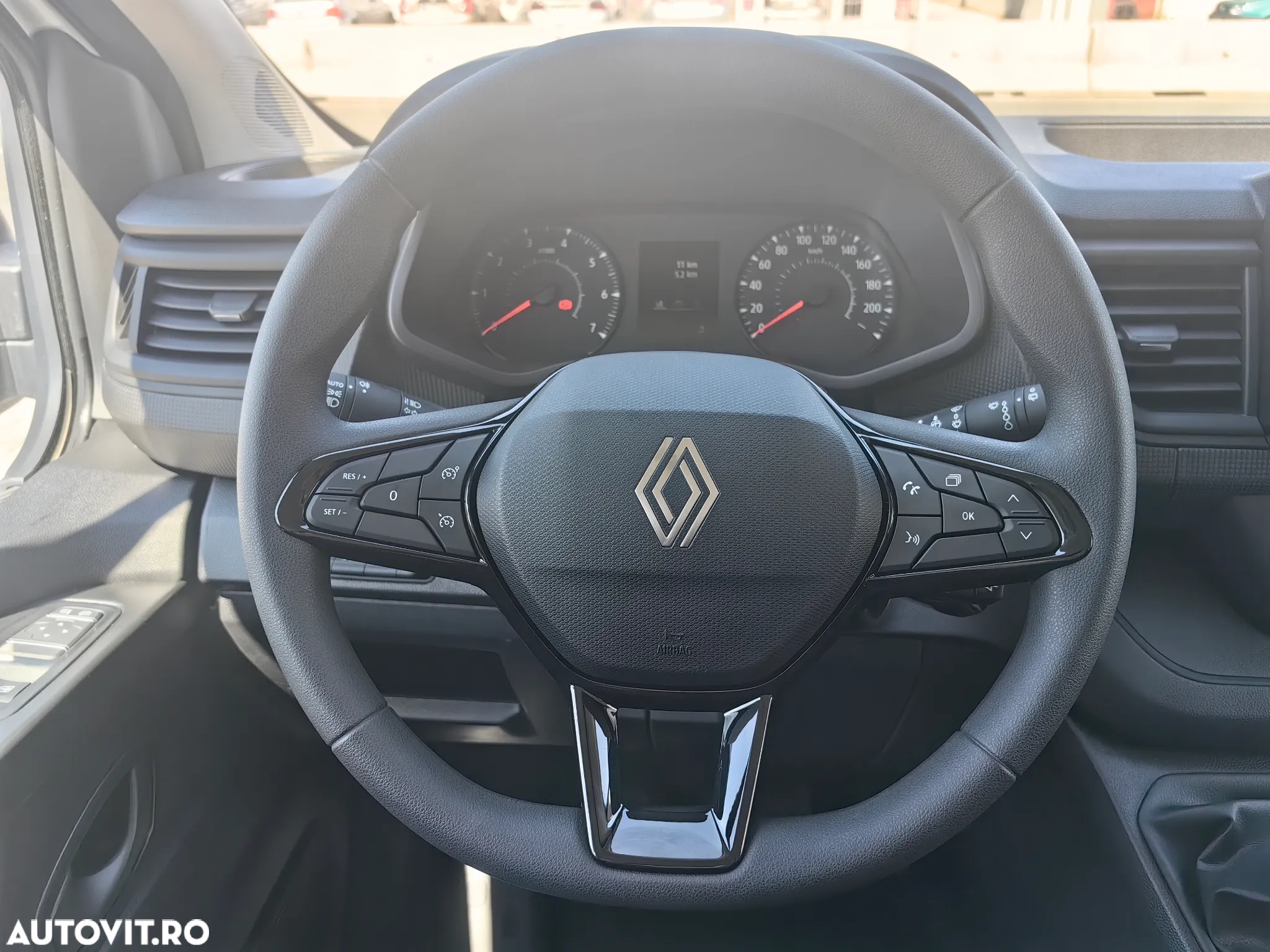 Renault Trafic Combi 2.0 Blue dCi 110 S&S L2 8+1 Life - 12