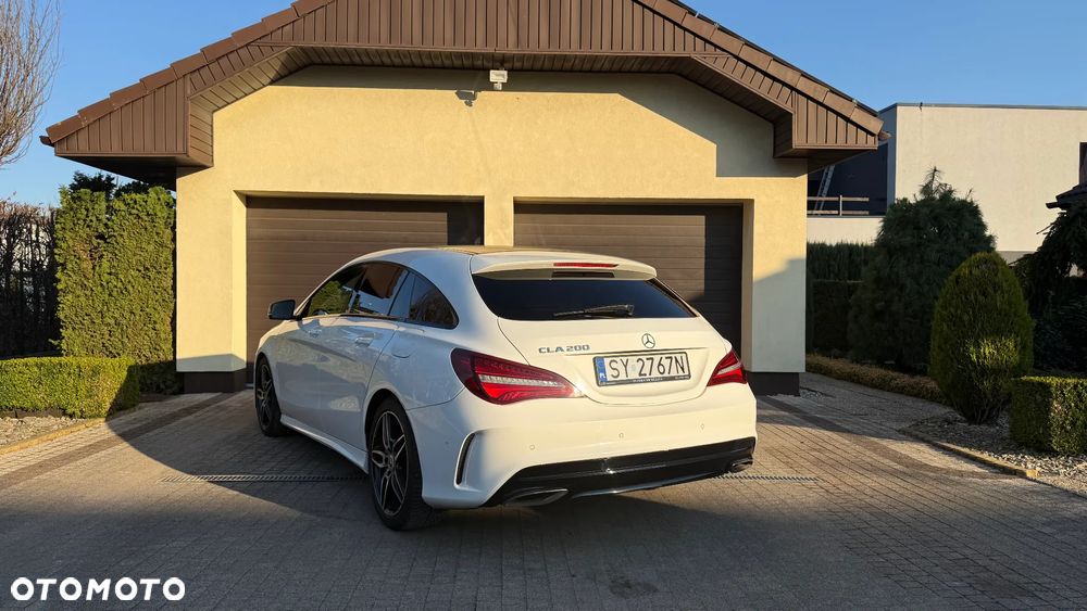 Mercedes-Benz CLA 200 7G-DCT AMG Line - 3