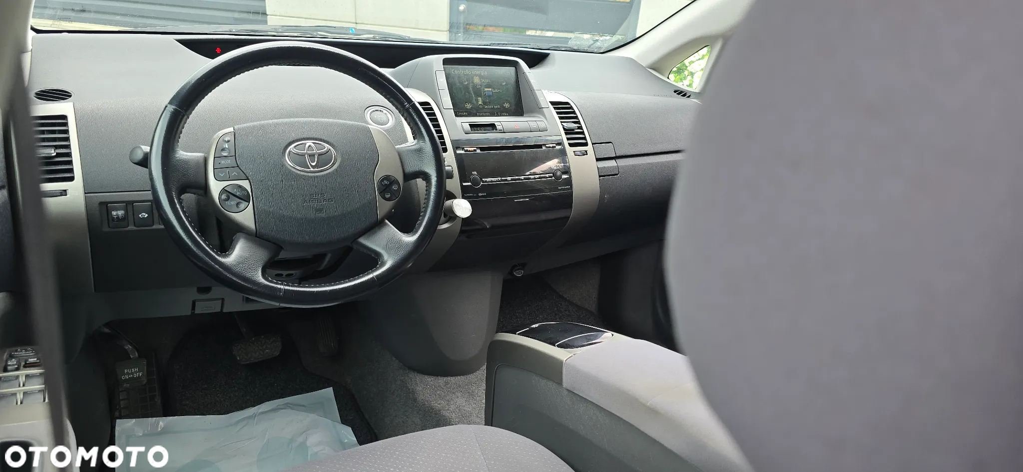 Toyota Prius (Hybrid) Comfort - 33